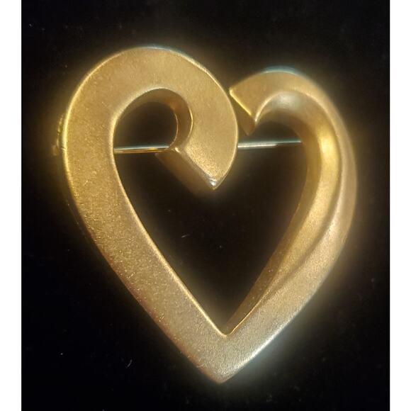 Women's Heart Brooch Pin Open Center Gold Tone Costume Jewelry 2" - Picture 3 of 5